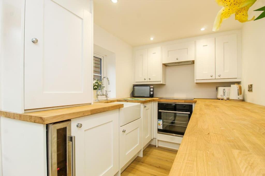 Millstone Cottage Newmillerdam Hill Top Bagian luar foto