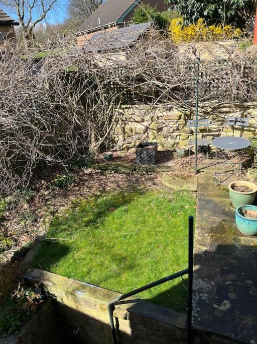 Millstone Cottage Newmillerdam Hill Top Bagian luar foto